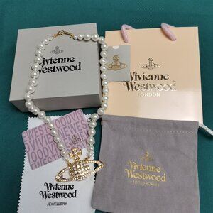 Vivienne Westwood  Pearl Bas Relief Choker in Gold (Brand New)